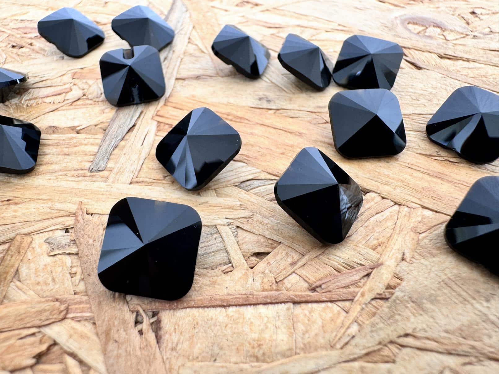 FBSS-141.jpeg FBSS 141 - Image 1