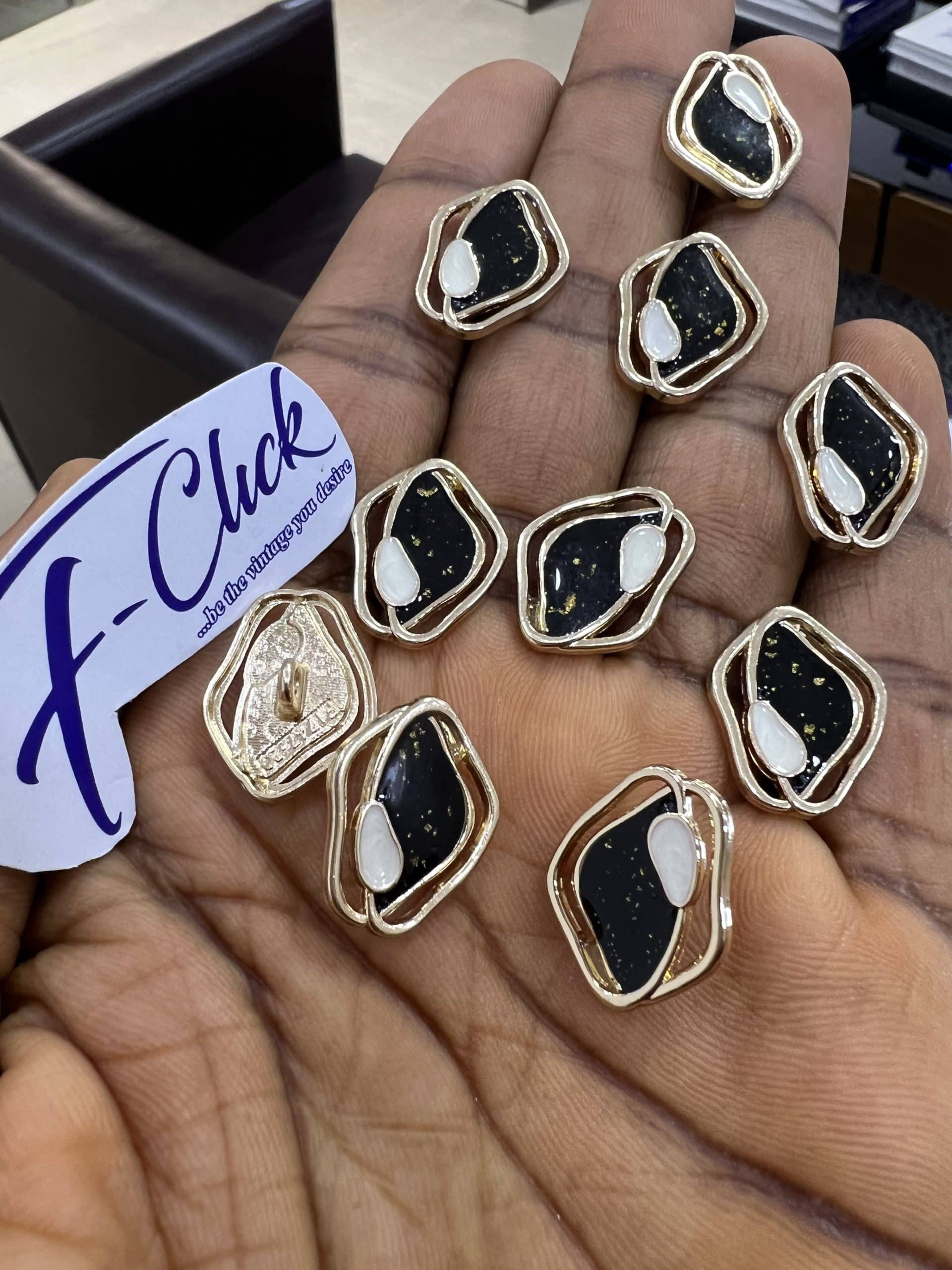 IMG_1750-scaled-1.jpeg FBMX 061 (15pcs) 18mm - Image 1