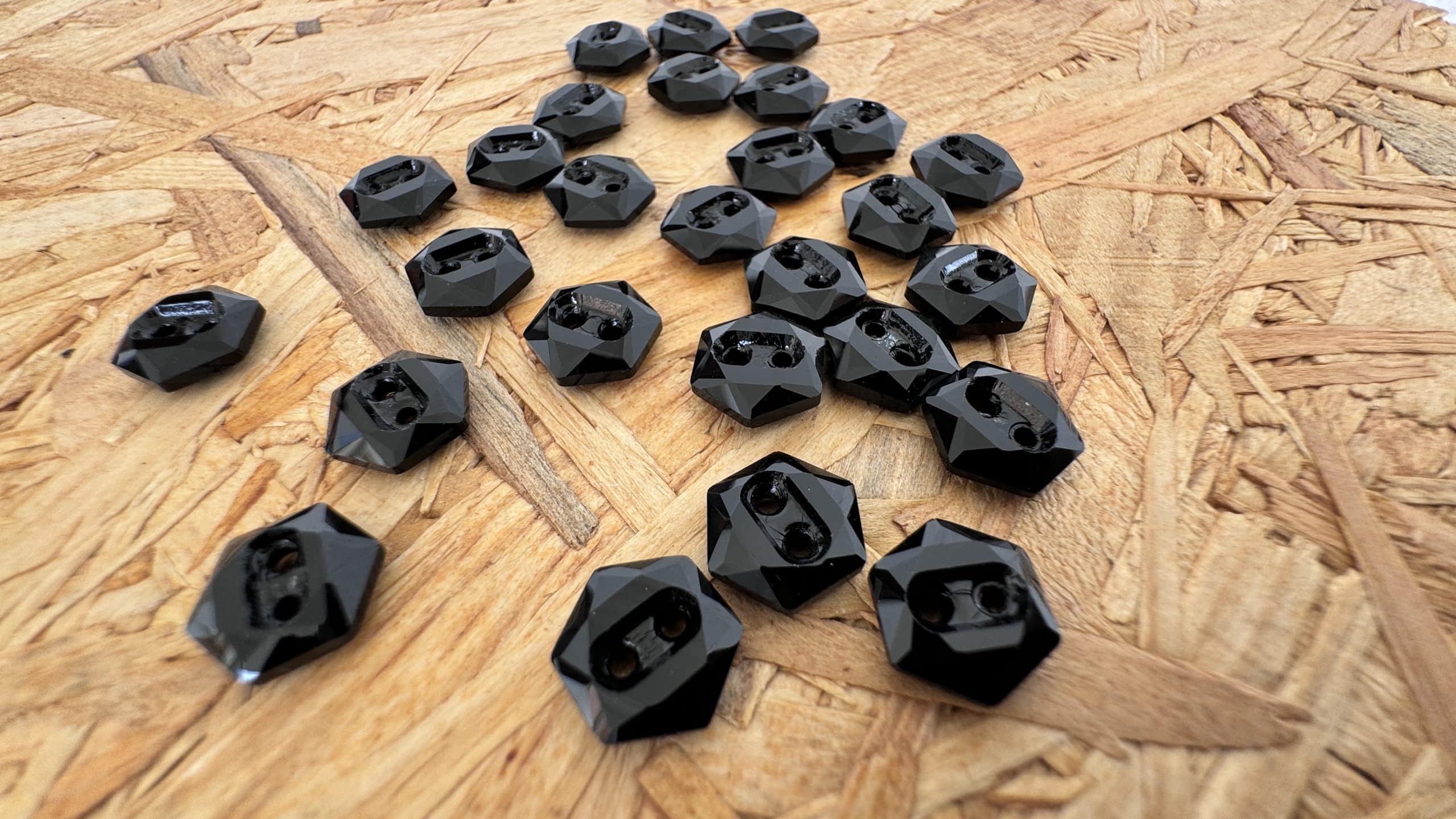 IMG_3886-scaled-1.jpeg FBSS 299 (15pcs) 12mm - Image 1